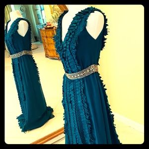 Monique Lhuillier stunning ball gown